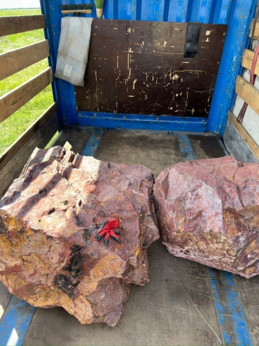 Ландшафтные глыбы красно-фиолетовые 200-1000 килограмм купить в Иркутске