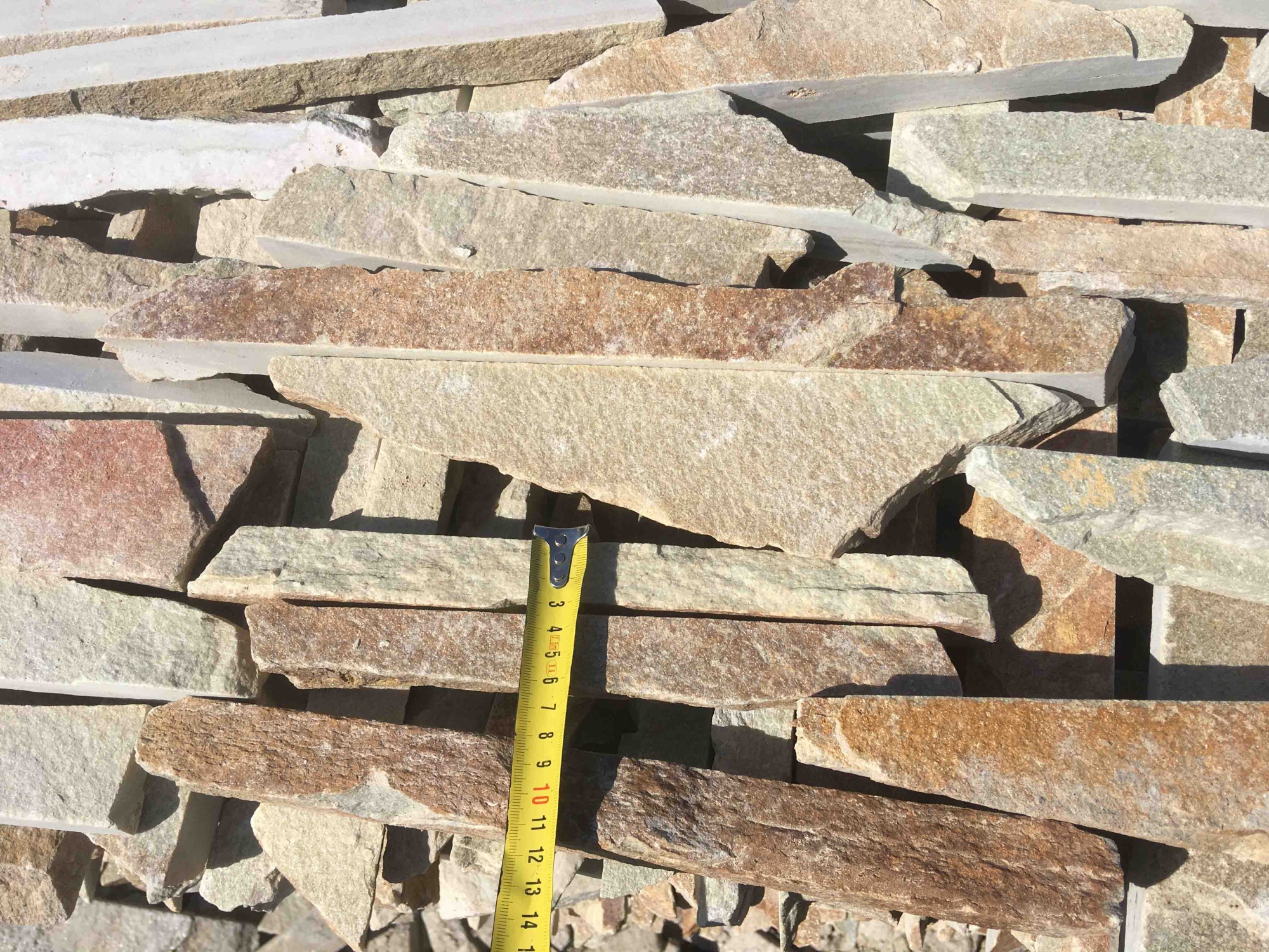 Горбушка златолит золотистый для облицовки купить в Иркутске