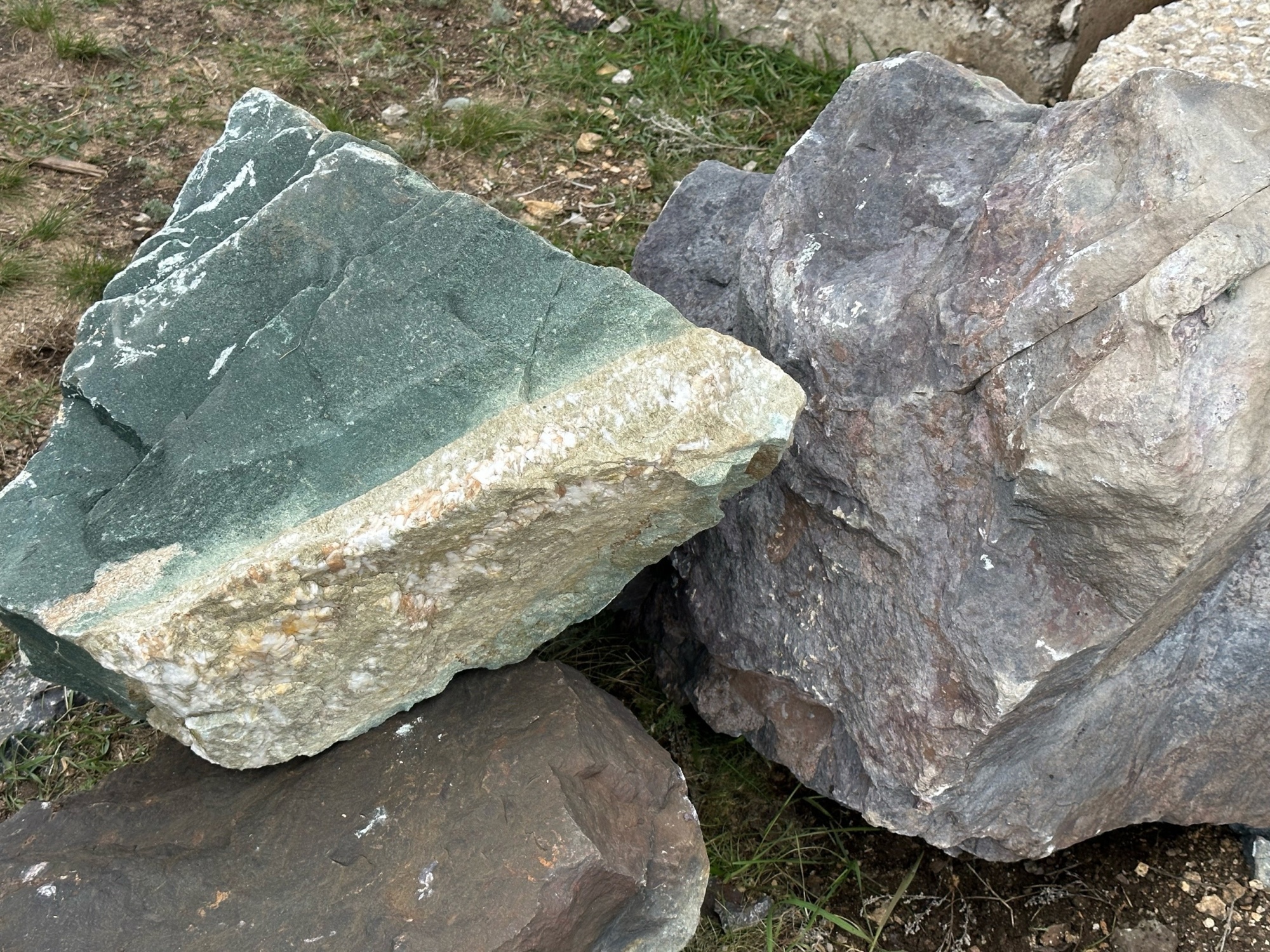 Камни для ландшафтного дизайна зелёные 10-60 килограмм купить в Иркутске