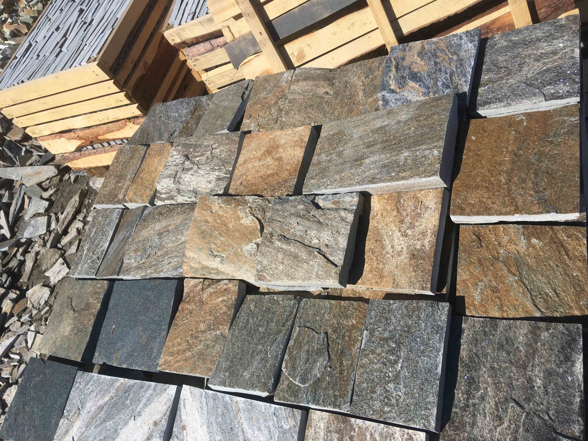 Плитка пилёная златолит Уральский для фасада купить в Иркутске