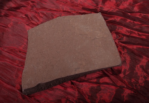 Плитняк лемезит бордовый для цоколя 1,5-2 см купить в Иркутске