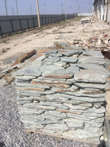 Златолит серебристый галтованный для лестниц купить в Иркутске