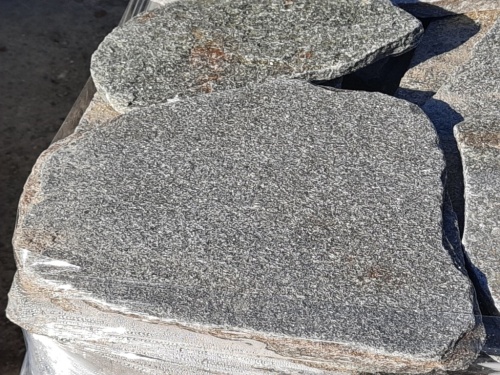 Златолит серебристый галтованный для лестниц купить в Иркутске