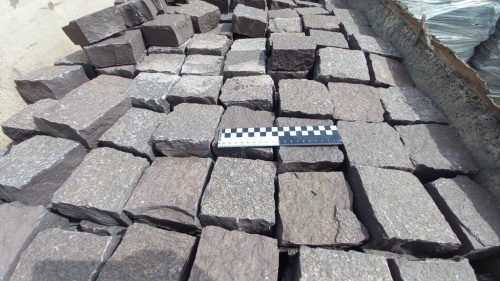 Лемезит колотая брусчатка 10 * 10 см. для парковки купить в Иркутске