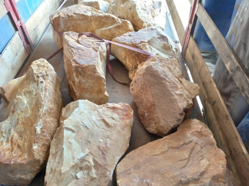 Разноцветный кварц ландшафтные валуны