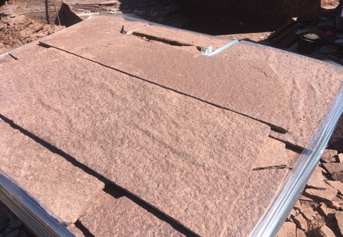 Плитняк лемезит бордовый для ступеней 20-25 мм купить в Иркутске